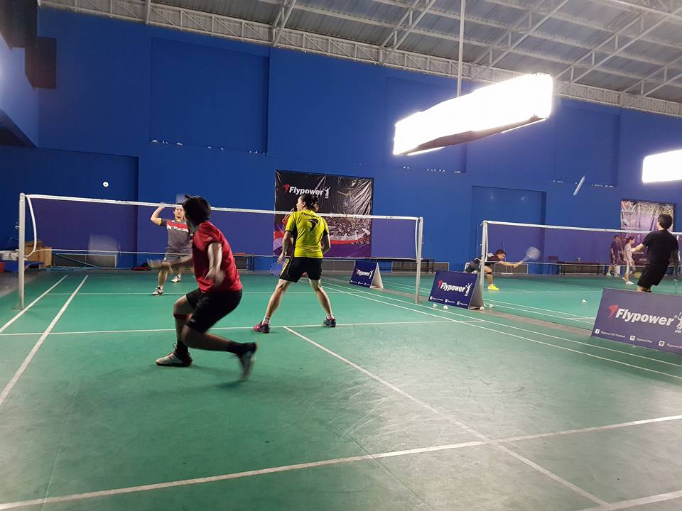 สนามแบดมินตัน - Eight Badminton 