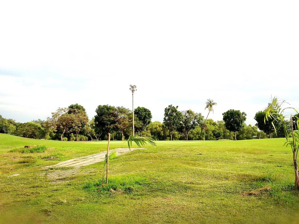 Muang Ake Golf Club (สนามกอล์ฟ เมืองเอก) 