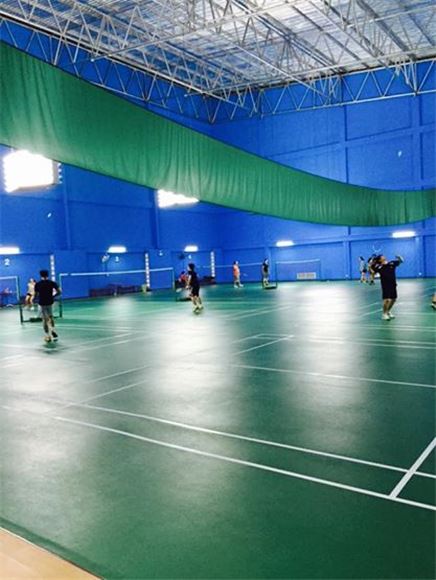 สนามแบดมินตัน - Thong Badminton Court 