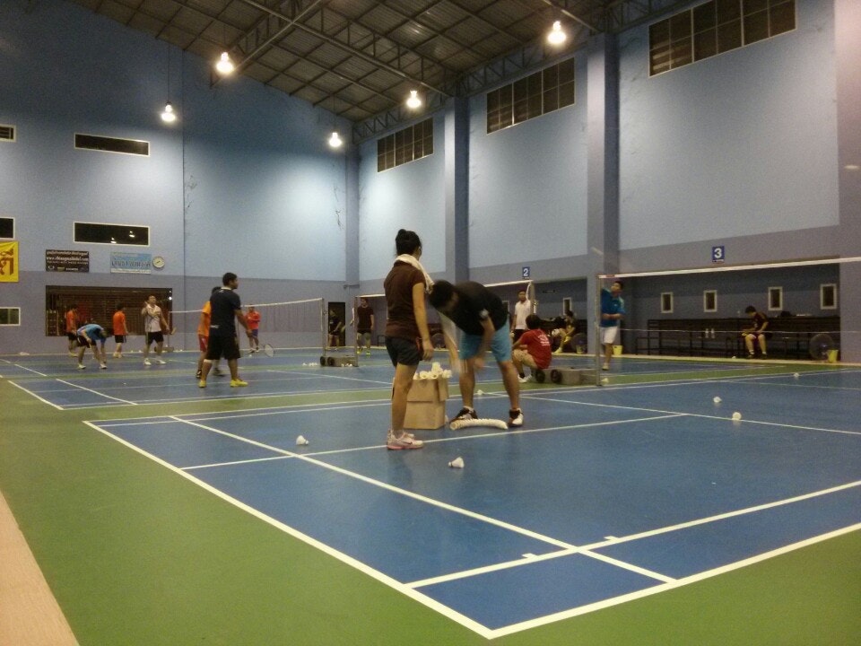สนามแบดมินตัน - cnx badminton court 
